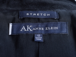 AK Anne Klein Ŭ    (SIZE:77)