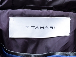 T Tahari Ÿϸ, T. Tahari ̵峪÷ ĵ е